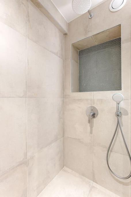 Апартаменты Mykeypers - Chic & Elegant Flat 2Br/6P- Republique Париж Экстерьер фото
