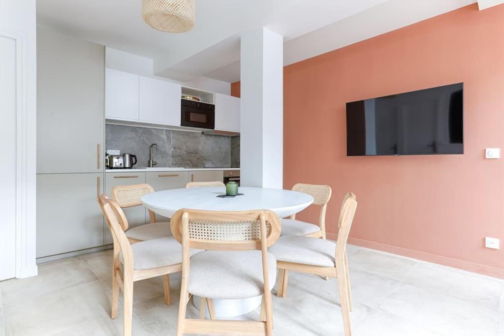 Апартаменты Mykeypers - Chic & Elegant Flat 2Br/6P- Republique Париж Экстерьер фото